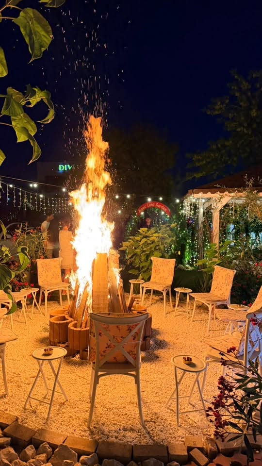 Foc de tabara la trecerea dintre ani Revelion Craiova